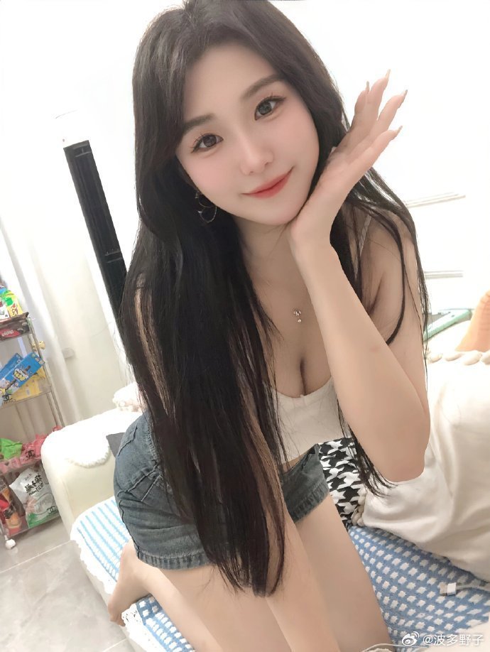 健身房休息 · 现实题材